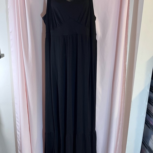 torrid Dresses & Skirts - Black torrid size 4 maxi dress
